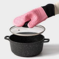 Рукавица для горячего с манжетой Доляна &laquo;Профи&raquo;, силикон 29,5&times;18&times;1,5 см, цвет МИКС