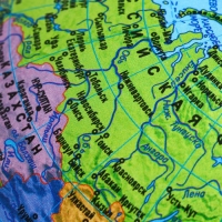 Глобус политический "Глобен", интерактивный, диаметр 210 мм, с подсветкой от батареек, с очками Глобус политический "Глобен", интерактивный, диаметр 210 мм, с подсветкой от батареек, с очками