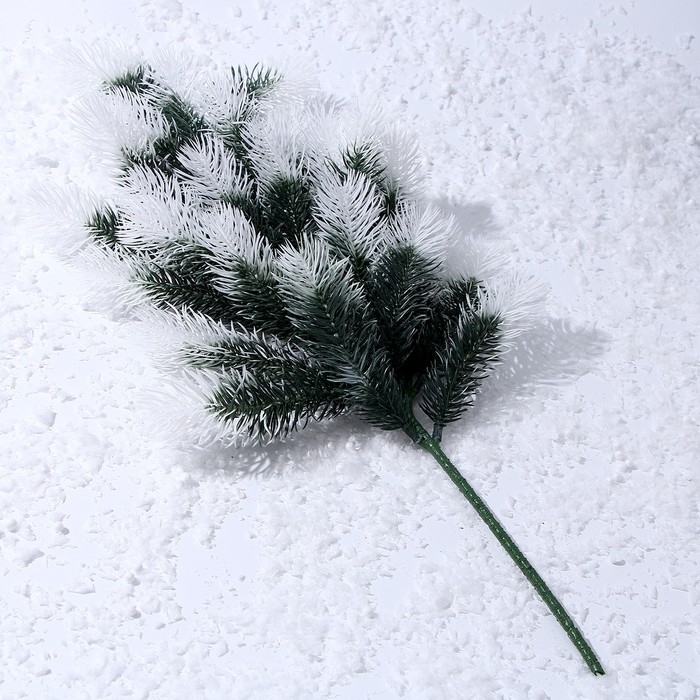 Декор &laquo;Ветвь серебристой ели&raquo;