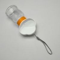 Поилка прогулочная 585 мл+контейнер для корма, жёлтая Поилка прогулочная 585 мл+контейнер для корма, жёлтая