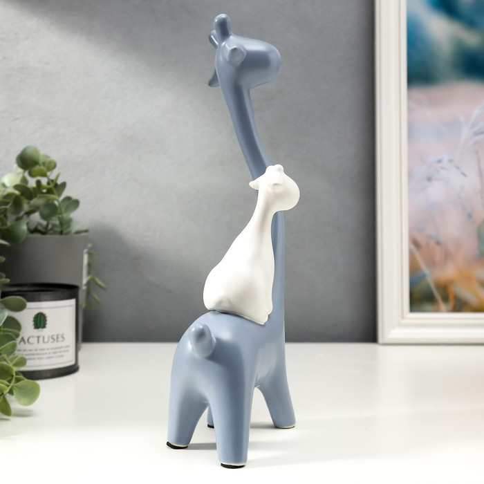 Сувенир керамика Сувенир керамика "Семейство жирафов" матовый набор 3 шт h=19; 26; 27 см