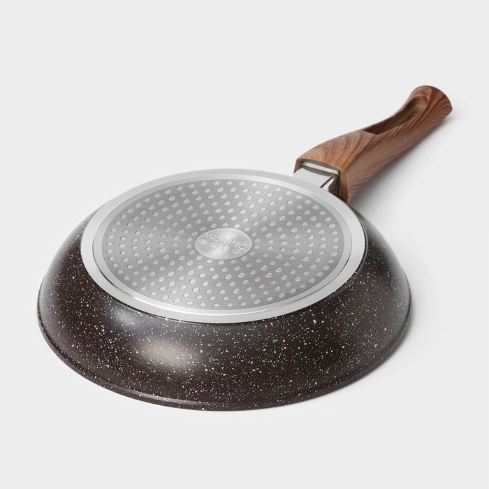 Сковорода кованая Magistro Granit, d=24 см, съёмная ручка soft-touch, антипригарное покрытие, индукция, цвет чёрный Сковорода кованая Magistro Granit, d=24 см, съёмная ручка soft-touch, антипригарное покрытие, индукция, цвет чёрный