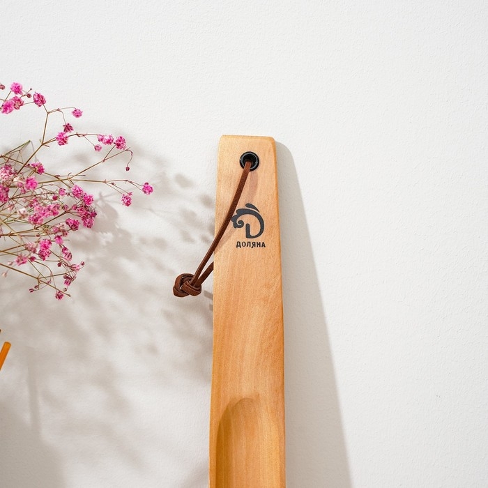 Ложка для обуви Доляна, с петелькой, деревянная, 23&times;3,5 см, цвет бежевый