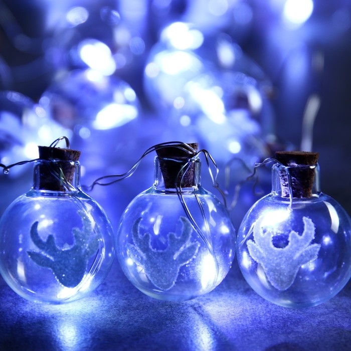 Гирлянда &laquo;Нить&raquo; 1.6 м с насадками &laquo;Шарики с оленем&raquo;, IP20, серебристая нить, 15 LED, батарейки ААх2 (нет в комплекте), свечение белое