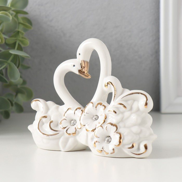 Сувенир керамика "Лебеди в цветах" белый, со стразами, 10х13,4х4,2 см