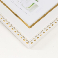 Фоторамка пластик 13х18 см "Золотые волны и точки" белый 16,6х21,6 см Фоторамка пластик 13х18 см "Золотые волны и точки" белый 16,6х21,6 см