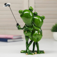 Сувенир полистоун лак "Парочка лягух селфится" 20,5х11х13,5 см Сувенир полистоун лак "Парочка лягух селфится" 20,5х11х13,5 см