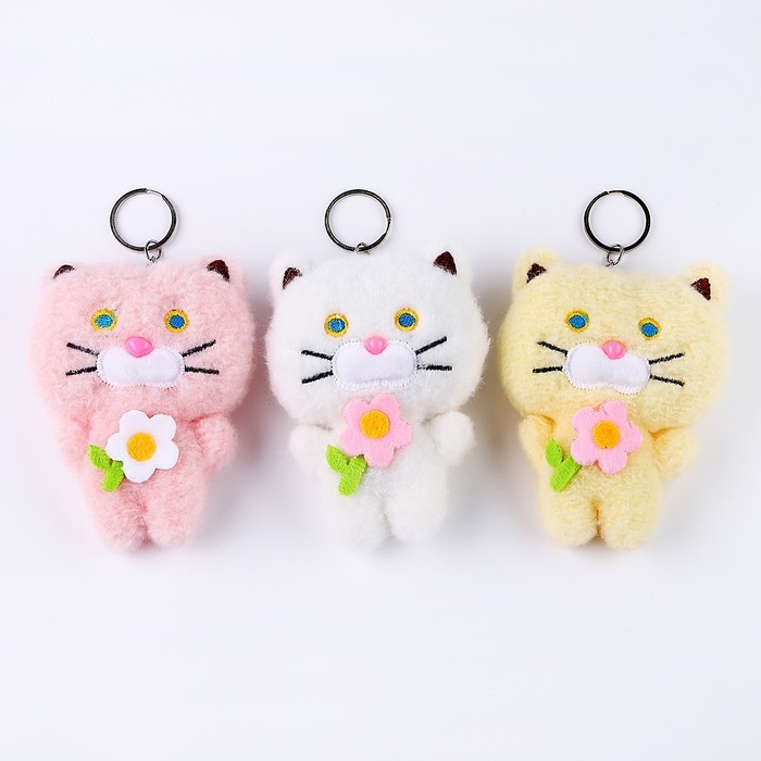 Мягкая игрушка &laquo;Кот с цветочком&raquo;, на брелоке, 11 см, цвета МИКС