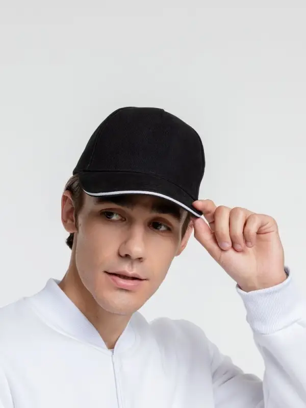 Бейсболка Classic, черная с белым кантом Бейсболка Classic, черная с белым кантом