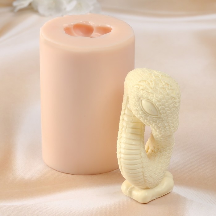 Молд силиконовый "Змейка" 5х5х9,5 см