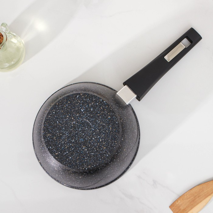 Ковш &laquo;Гранит Stаr&raquo;, 1,7 л, съёмная ручка, стеклянная крышка, антипригарное покрытие, цвет тёмно-синий