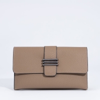 Сумка-клатч на магните, длинный ремень, цвет бежевый