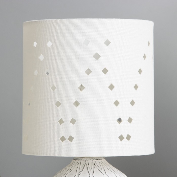 Настольная лампа Лаки E14 40Вт Белый 29х15х15 см