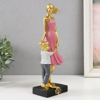 Сувенир полистоун "Мама с сыном" золото 9,5х7х28,5 см