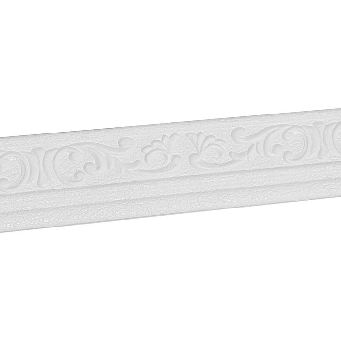 Самоклеящийся ПВХ плинтус 3D белый вензель, 2,3м Самоклеящийся ПВХ плинтус 3D белый вензель, 2,3м