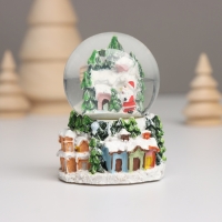 Сувенир полистоун водяной шар свет "Дед Мороз и заснеженный домик" МИКС 5х5х7,2 см