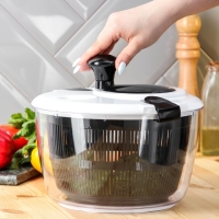 Центрифуга для сушки зелени Magistro Vegan pro, 5 л, пластик, цвет чёрный/белый Центрифуга для сушки зелени Magistro Vegan pro, 5 л, пластик, цвет чёрный/белый