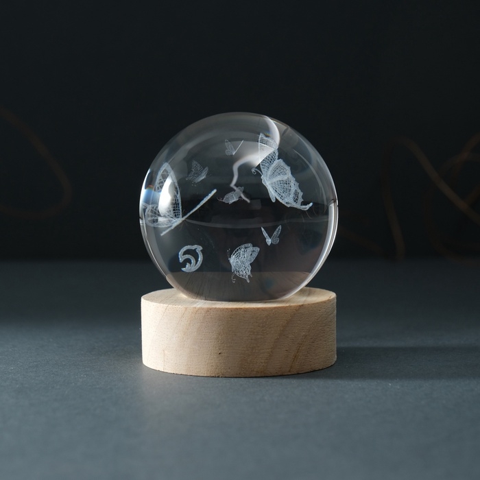 Сувенир стекло подсветка Сувенир стекло подсветка "Шар. Бабочки" d=6 см подставка дерево, USB