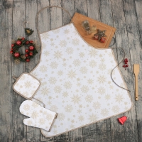 Кух. набор Доляна Снежинки золотые прих.17*17 см, вареж.26*16 см,фарт.70*80 см 100% п/э Кух. набор Доляна Снежинки золотые прих.17*17 см, вареж.26*16 см,фарт.70*80 см 100% п/э