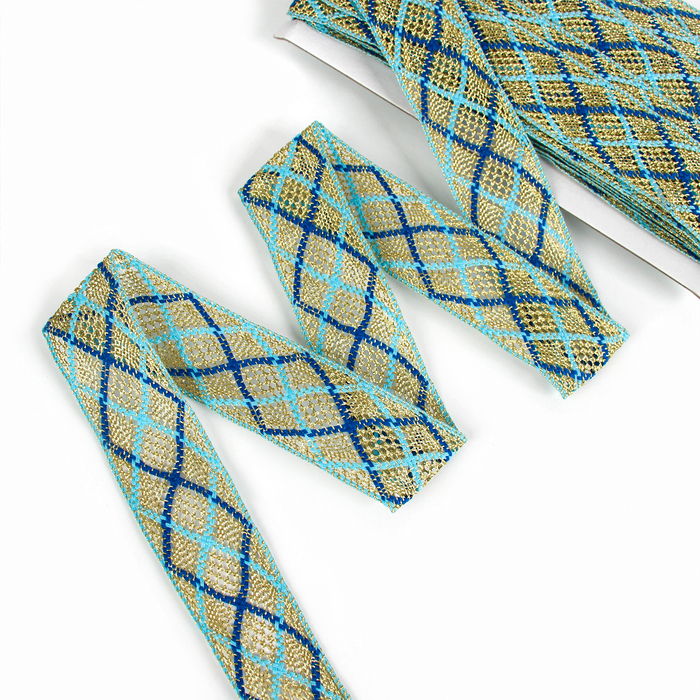 Тесьма, ширина 3,5 см., в упаковке 25 м., сине-голубая, на золоте Тесьма, ширина 3,5 см., в упаковке 25 м., сине-голубая, на золоте