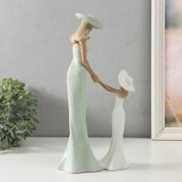 Сувенир полистоун "Мама с дочкой" зелёный с цветом дерева15,5х9,5х30 см