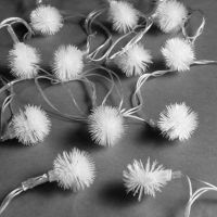 Гирлянда &laquo;Нить&raquo; 5 м с насадками &laquo;Ёжики&raquo;, IP20, прозрачная нить, 20 LED, свечение мульти (RG/RB), мигание, 220 В