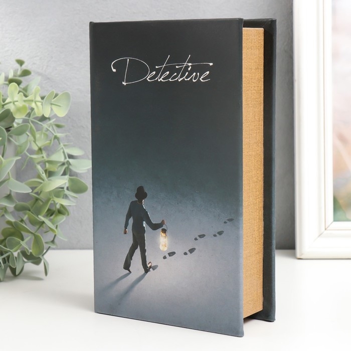 Сейф-книга дерево кожзам Сейф-книга дерево кожзам "Детектив. Человек с фонарём" 21х13х5 см