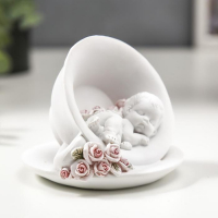 Сувенир полистоун "Ангел спит в кружке" 10х9,5х9,5 см