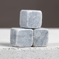 Подарочный набор косметики &laquo;Мужчина №1&raquo;, гель для душа во флаконе виски 100 мл и камни для виски 3 шт, аромат древесный с пряными нотами, Новый Год