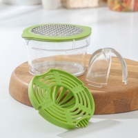 Соковыжималка Доляна Freshbo, с контейнером и насадкой, цвет зелёный Соковыжималка Доляна Freshbo, с контейнером и насадкой, цвет зелёный