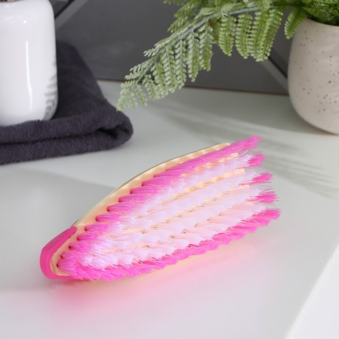 Щётка - утюжок Доляна, 17&times;6&times;8,5 см, цвет МИКС