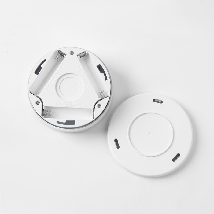 Фонарь-светильник, 50 лм, 3 ААА, магнит, клейкая основа, датчик движения, 8 х 2.5 см