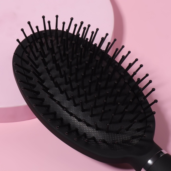 Расчёска массажная, прорезиненная ручка, 6,5 × 24 см, цвет чёрный/серебристый Расчёска массажная, прорезиненная ручка, 6,5 × 24 см, цвет чёрный/серебристый