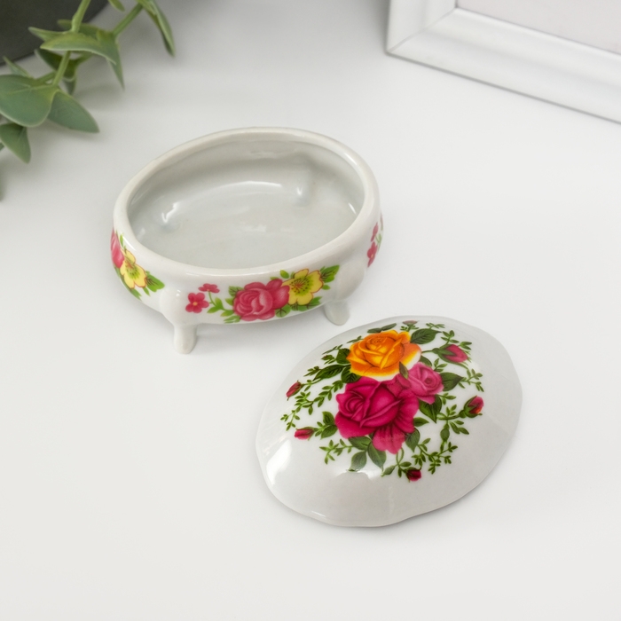 Шкатулка керамика на ножках Шкатулка керамика на ножках "Композиция из роз" 6,1х7,7х4,8 см