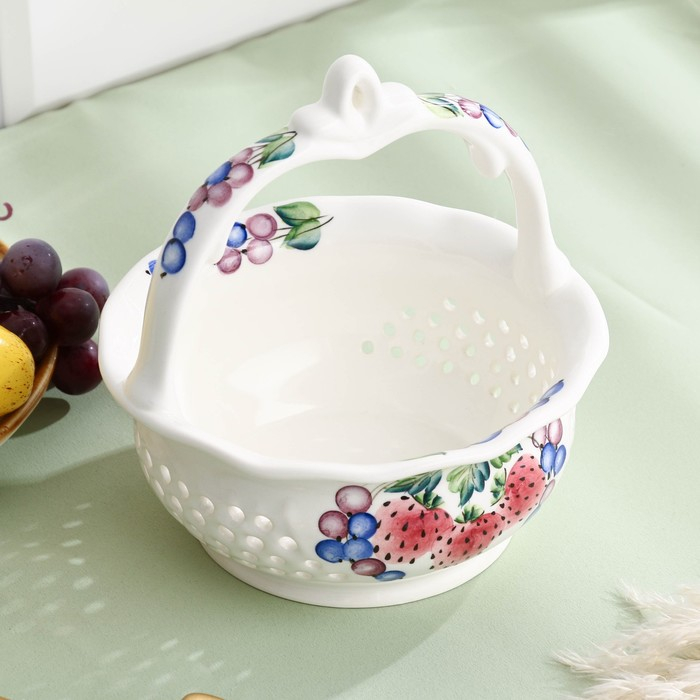 Конфетница «Корзиночка», ягодная, 16,5×16,5×15 см, 1 сорт, Алдошина Л.В. Конфетница «Корзиночка», ягодная, 16,5×16,5×15 см, 1 сорт, Алдошина Л.В.