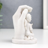 Сувенир полистоун "Белоснежные ангелы прислонились к ладони" 8,7х6х6 см