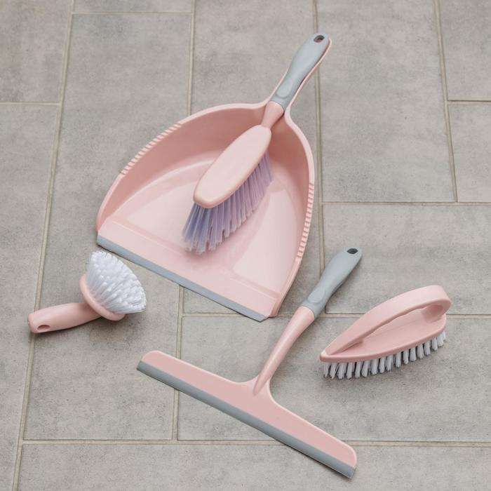 Щётки для уборки, набор из 5 предметов: совок, 3 щётки, водосгон, цвет МИКС Щётки для уборки, набор из 5 предметов: совок, 3 щётки, водосгон, цвет МИКС