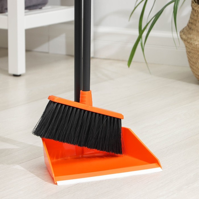 Щётка для пола с совком &laquo;Ленивка&raquo;, 19,5&times;25&times;90 см, цвет оранжевый