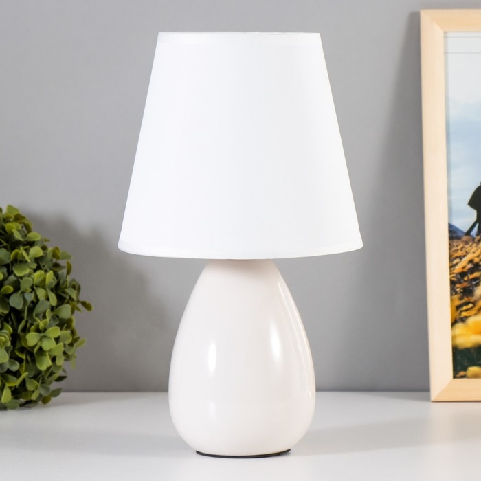 Настольная лампа "Гелла" E14 40Вт черный 18х18х29 см RISALUX