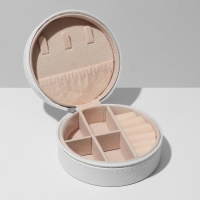 Органайзер для хранения украшений &laquo;Шкатулка портативная круг&raquo;, 9,8&times;9,8&times;4,5 см, цвет белый