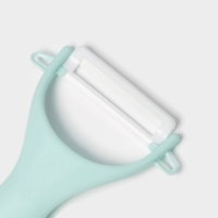 Набор кухонных принадлежностей «Клауд», 6 предметов: 5 ножей, овощечистка из керамики, цвет бирюзовый Набор кухонных принадлежностей «Клауд», 6 предметов: 5 ножей, овощечистка из керамики, цвет бирюзовый