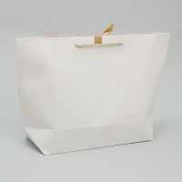 Пакет подарочный новогодний &laquo;Волшебство&raquo;, 30 х 27.5 х 12 см, Новый год