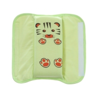 Подушка на ремень безопасности "Тигренок", салатовая с оранжевыми лапками Подушка на ремень безопасности "Тигренок", салатовая с оранжевыми лапками