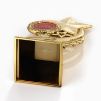 Кубок &laquo;Лучше всех&raquo; , наградная фигура, золото, пластик, 16,5 х 5,8 х 8 см.