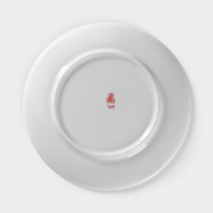 Тарелка фарфоровая &laquo;Волк&raquo;, d=17,5 см, белая