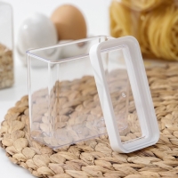 Контейнер для специй «Степ», 270 мл, 9,5×5×10 см, прозрачный, крышка белая Контейнер для специй «Степ», 270 мл, 9,5×5×10 см, прозрачный, крышка белая