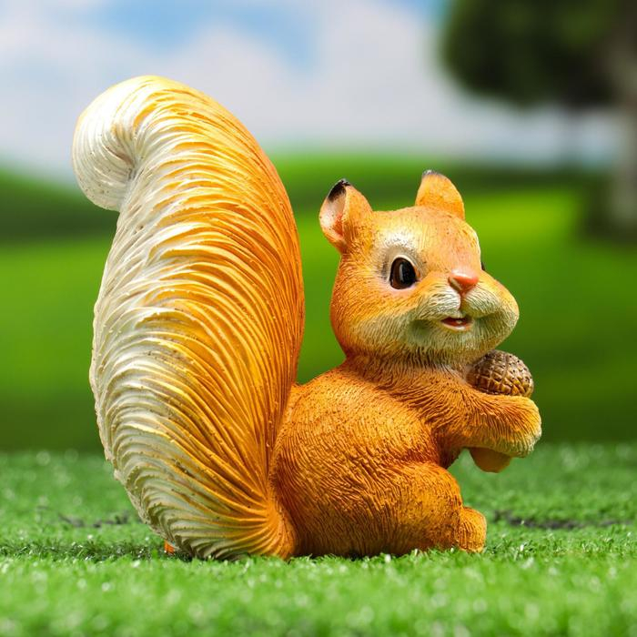 Садовая фигура Садовая фигура "Белка c желудем" 13х9х14см