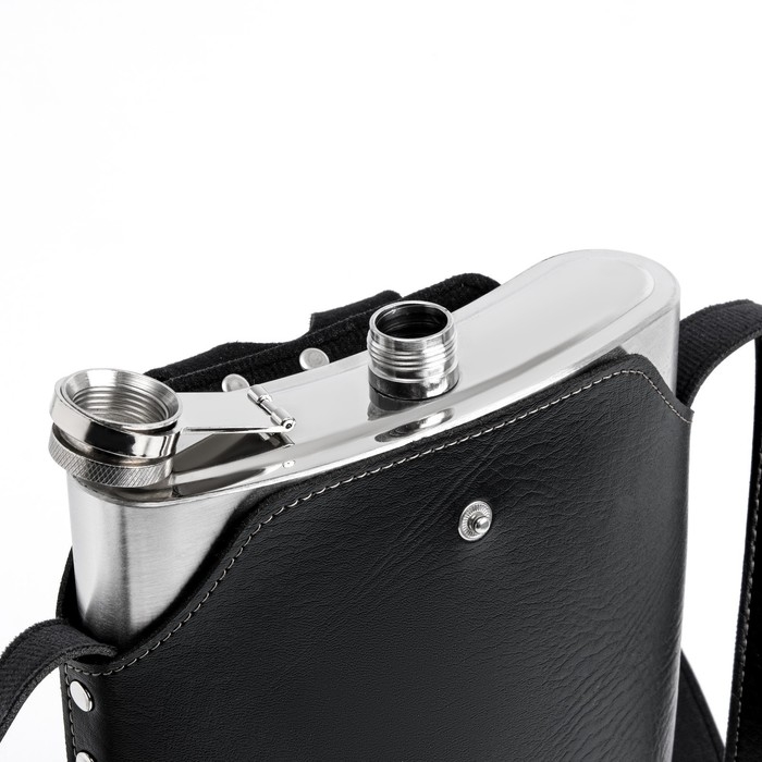 Подарочный набор 5 в 1: фляжка 1.3 л, 4 стопки по 75 мл, в чехле