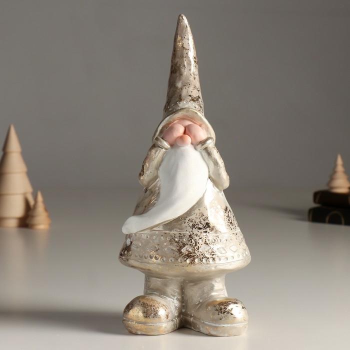 Сувенир полистоун "Дед Мороз в золотом наряде - прятки" 12,2х10,5х27,6 см