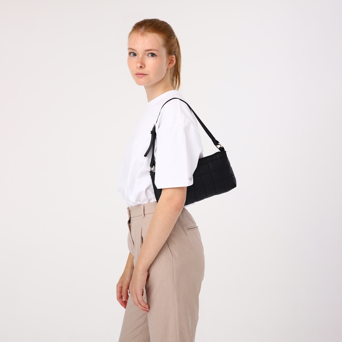 Сумка-багет на молнии, цвет чёрный